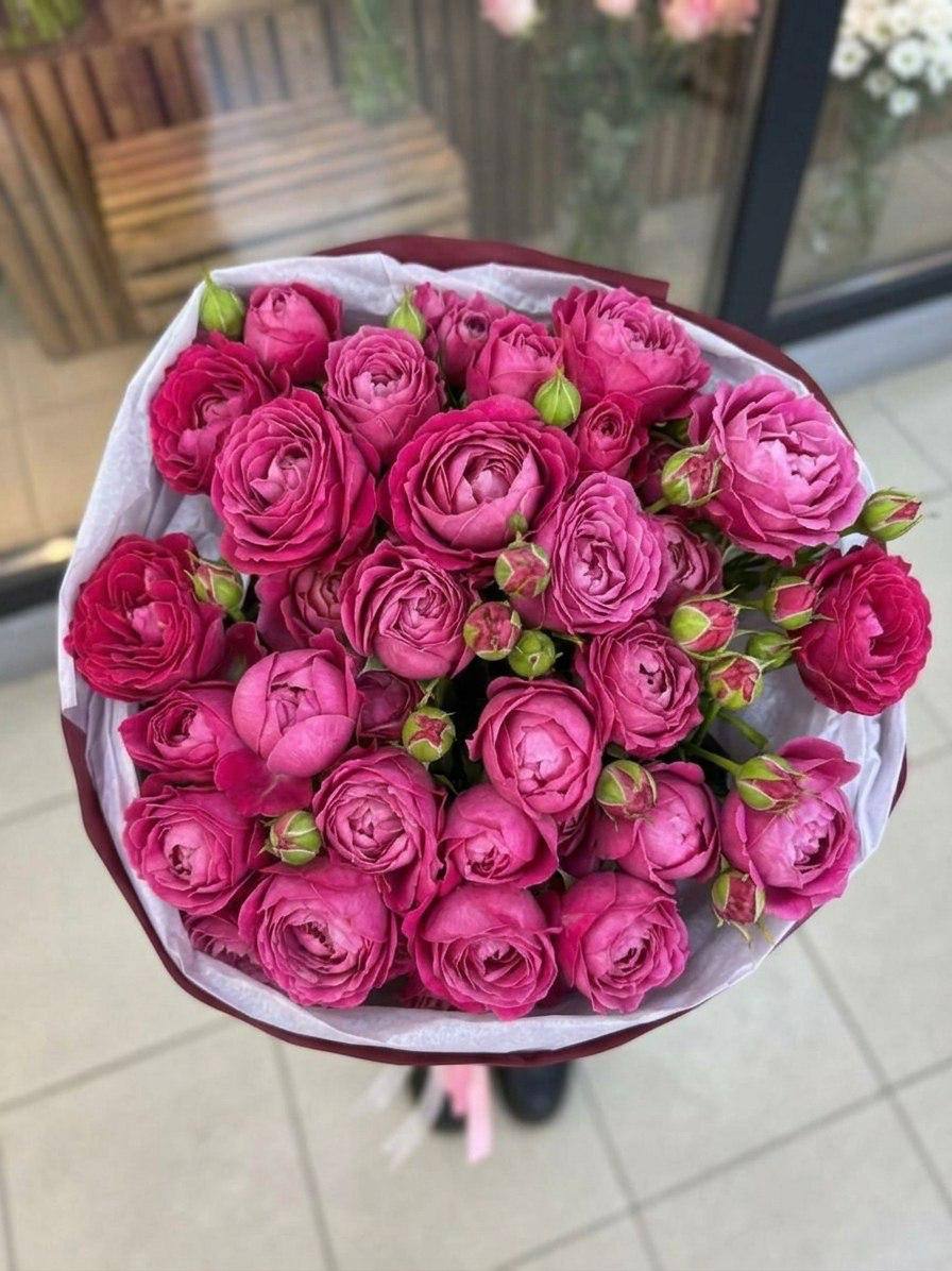 Моно-букет из пионовидных кустовых роз